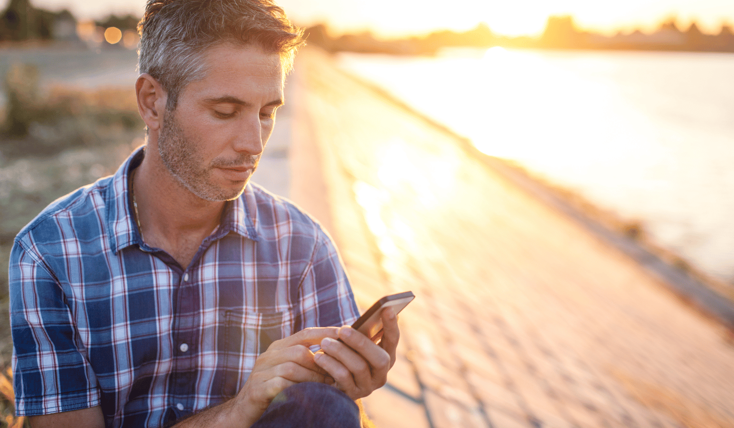 Man answering an authentication challenge using mobile device