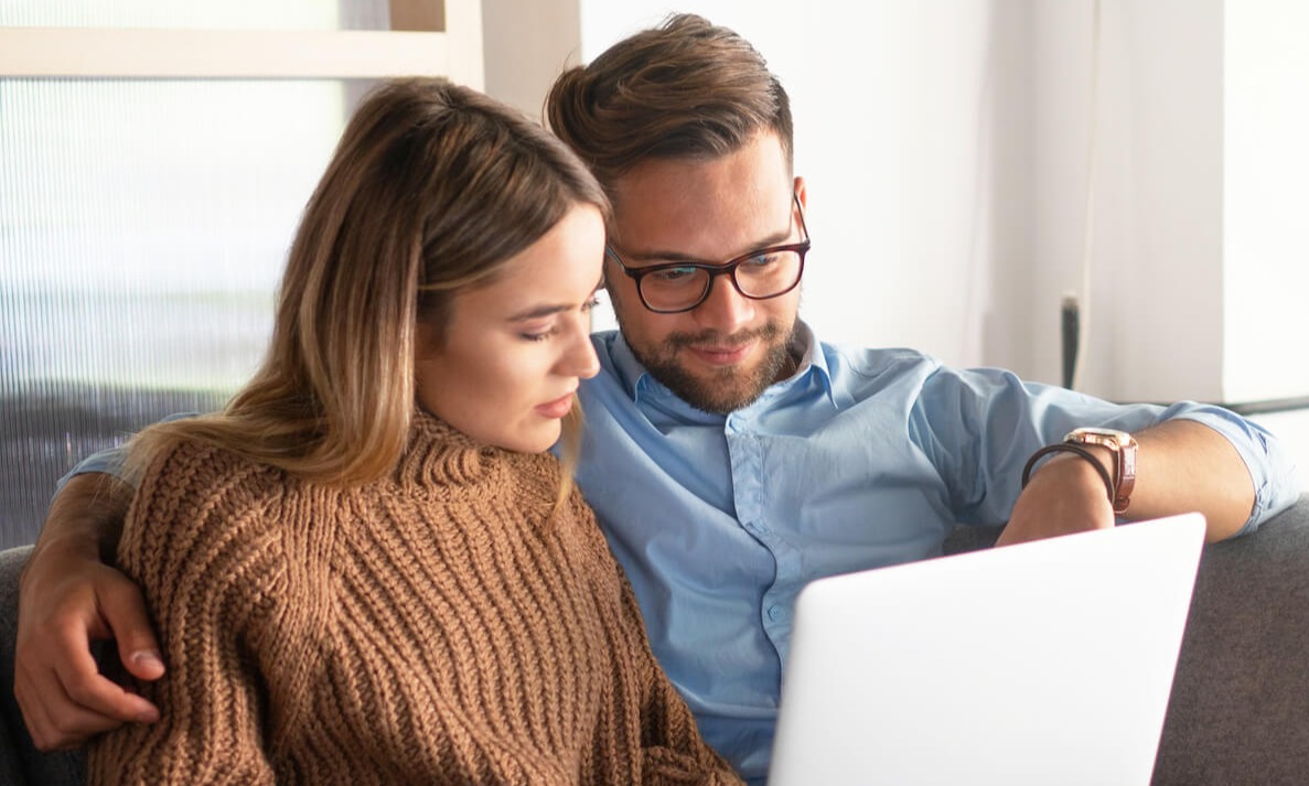 couple receiving secure email at home