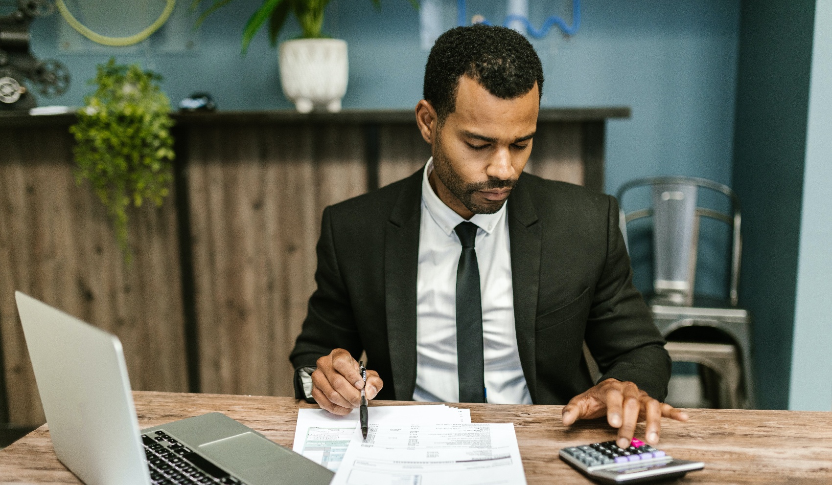 Financial Adviser